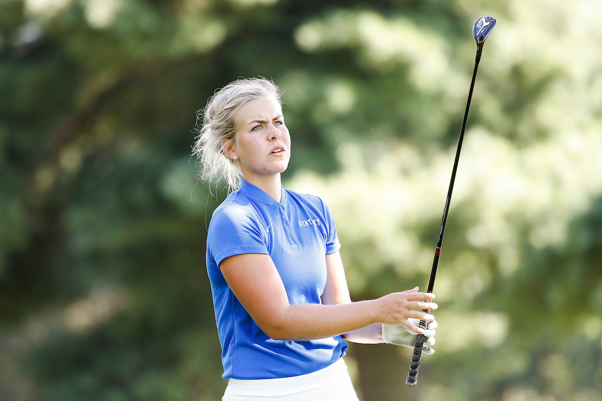 Rikke Svejgard Nielsen.

Women's golf practice.

Photo by Chet White | UK Athletics