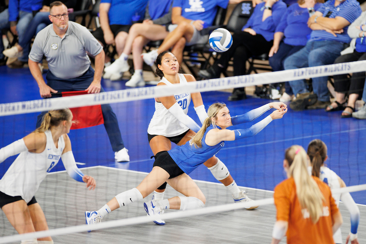 Kentucky-Texas Volleyball Photo Gallery