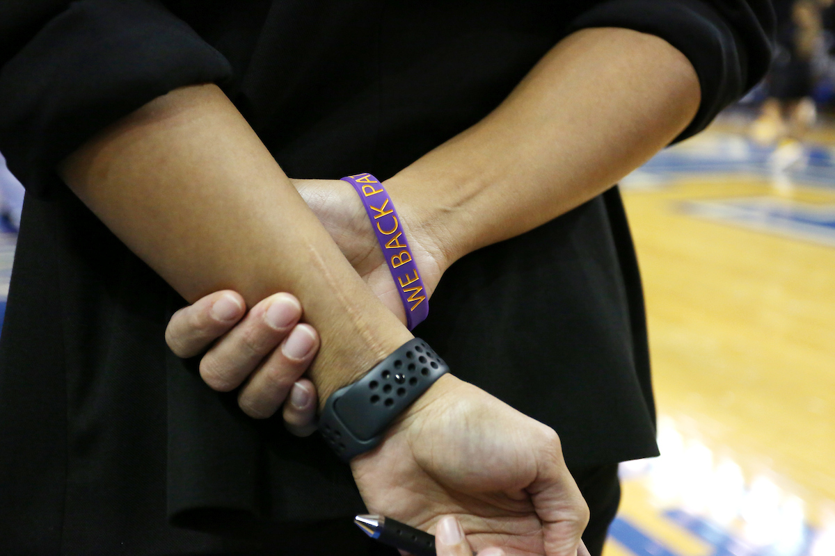 Amber Smith, We Back Pat

The UK Women's Basketball team beats Mizzou. 

Photo by Britney Howard  | UK Athletics