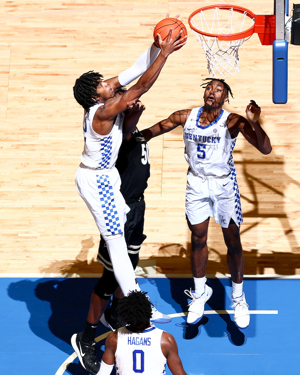 Keion Brooks Jr. Immanuel Quickley.
UK beats Vandy 71-62. 
Photo by Elliott Hess | UK Athletics