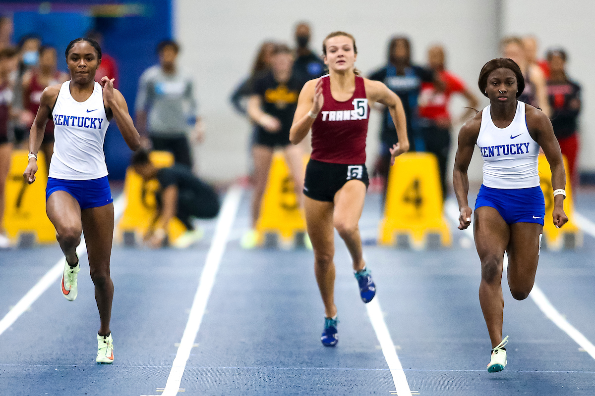 Anthaya Charlton. Shadajah Ballard.

Day One of the Jim Green Invitational.

Photo by Eddie Justice | UK Athletics