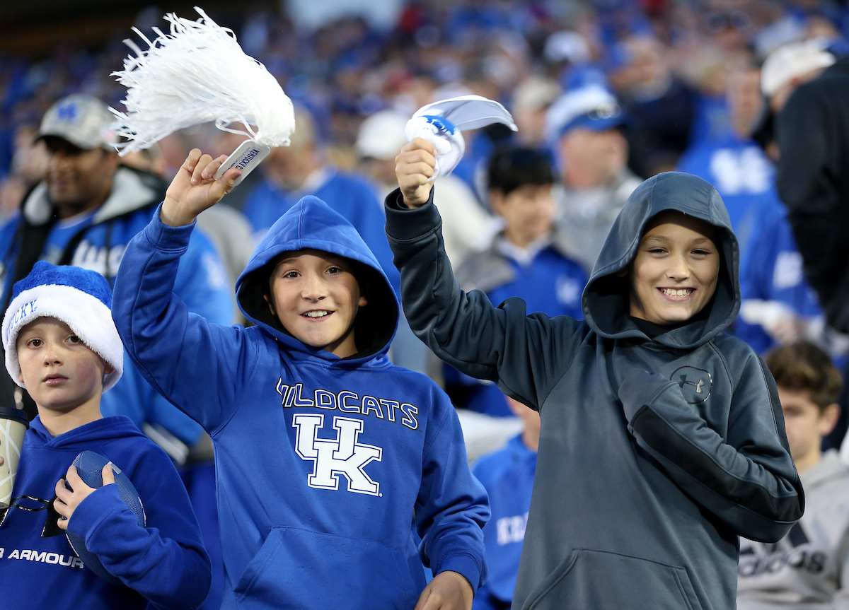 UK Fans - Ty Westerman and Logan Collier

Georgia beats UK 34-17.


Photo By Barry Westerman | UK Athletics