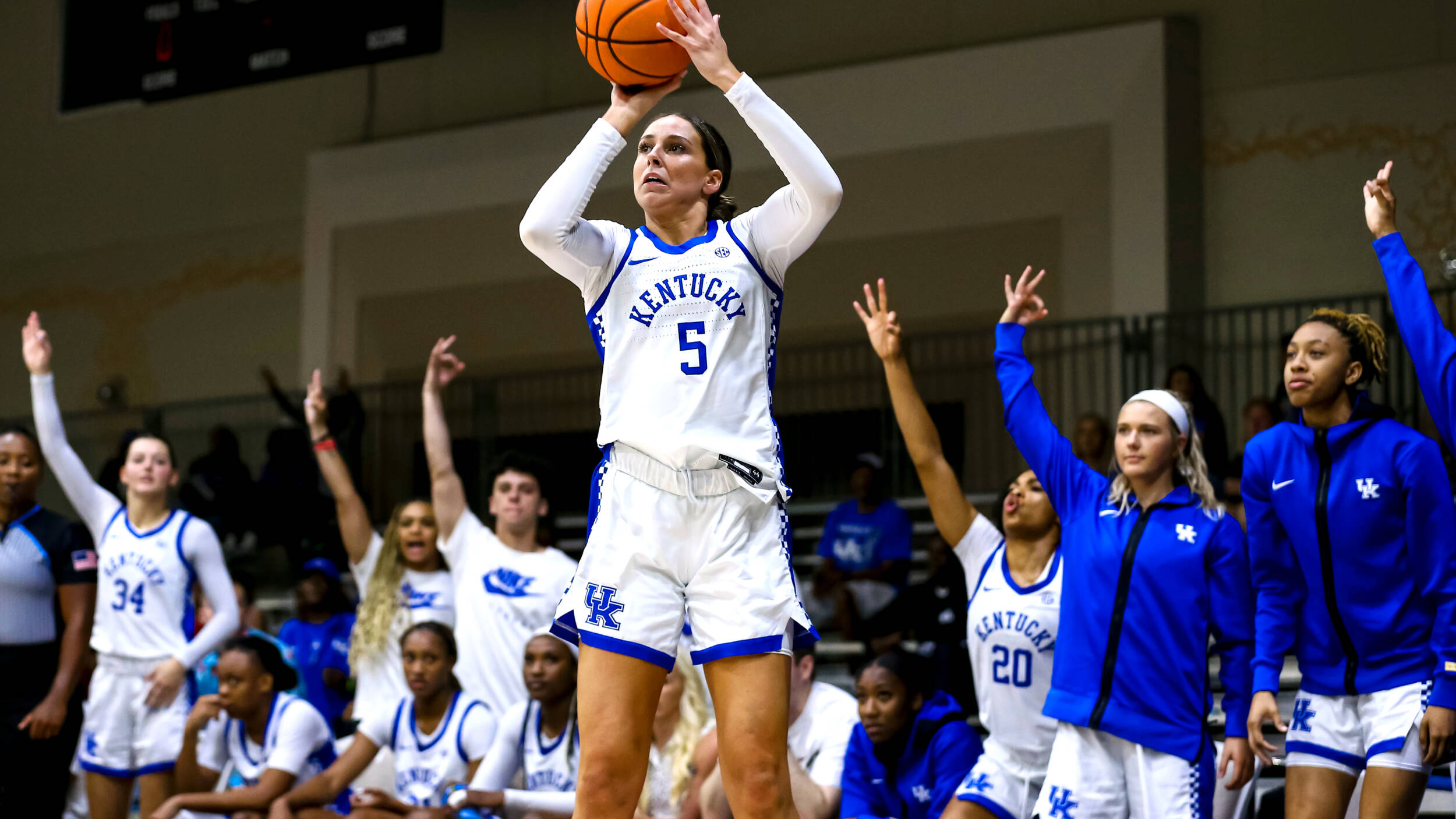 Kentucky, RV/No. 24 Louisville Battle in Rupp Arena on Sunday at 1 p.m. ET