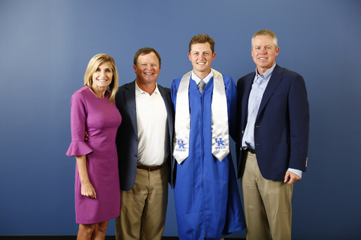 Cats Graduation Ceremony. 5-4-18.

Photo by Chet White | UK Athletics