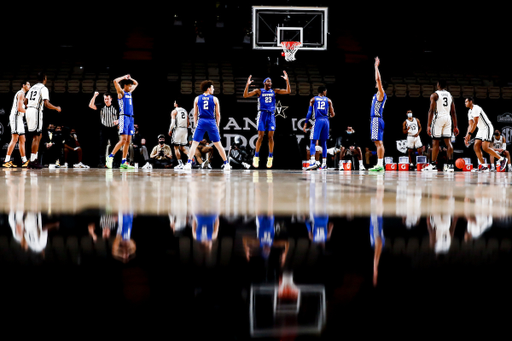 Team. Jacob Toppin. Devin Askew. Isaiah Jackson. Keion Brooks Jr. Davion Mintz.

Kentucky beat Vanderbilt 82-78.

Photo by Chet White | UK Athletics