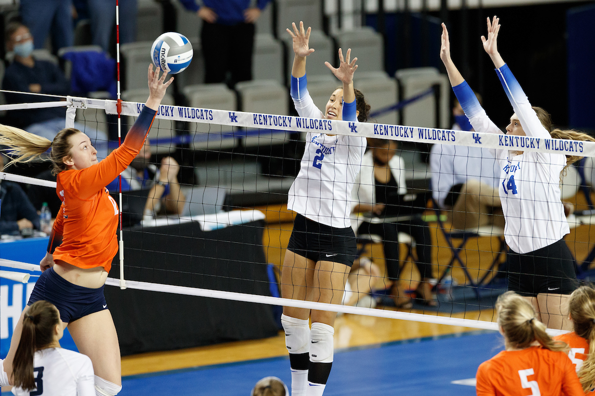 Madi Skinner. Bella Bell.

Kentucky falls to Illinois 3-1.

Photo by Elliott Hess | UK Athletics