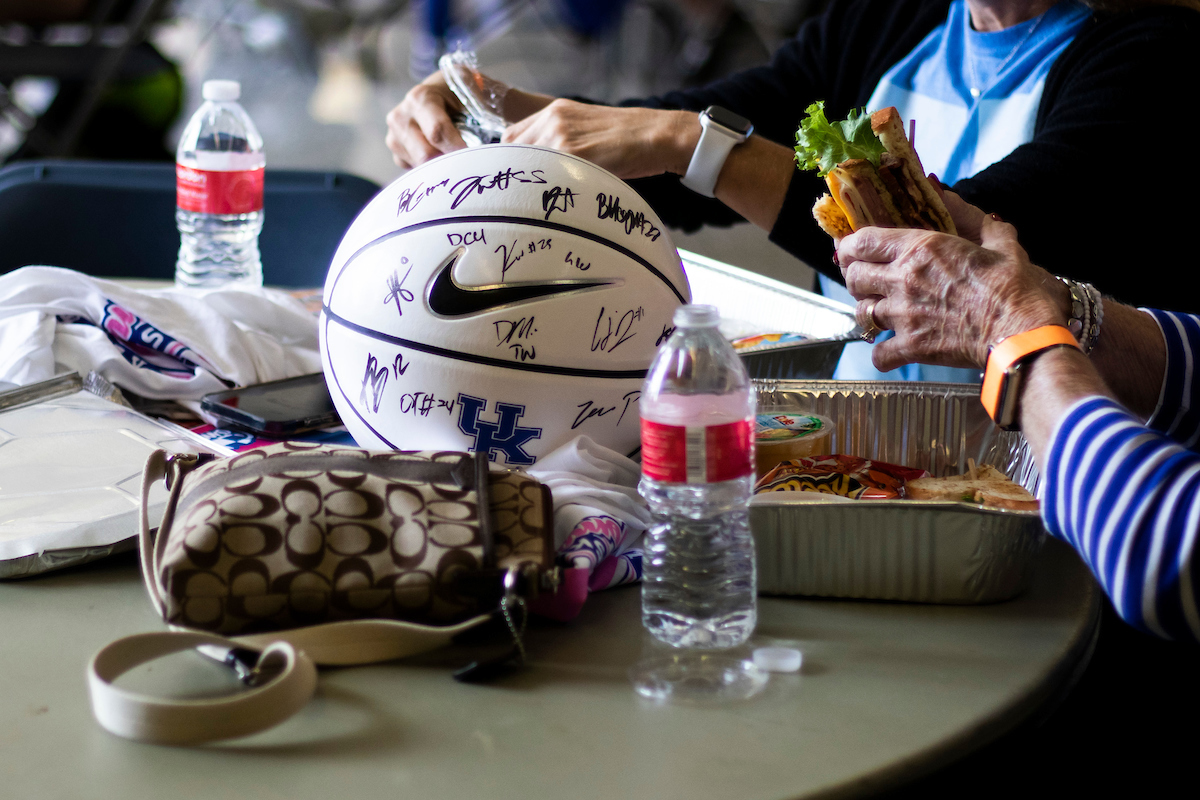 Fans.

Coach Cal Women’s Clinic.

Photos by Hani Abu Taha | UK Athletics