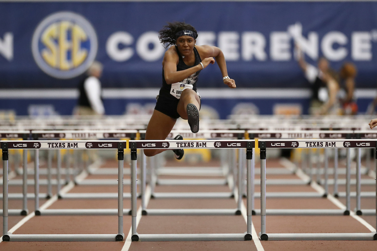 Annika Williams. 

2020 SEC Indoors Day One.


Photo by Isaac Janssen | UK Athletics