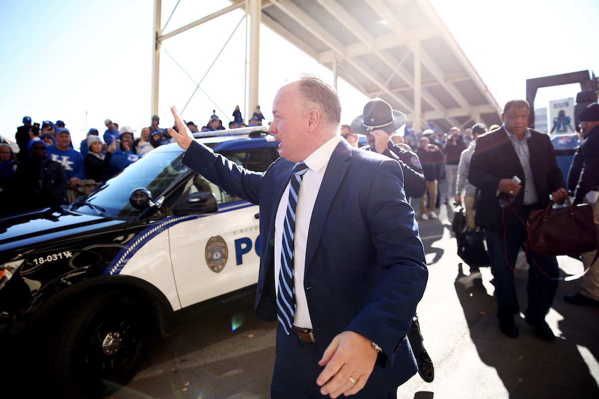 Mark Stoops


Football falls to Tennessee 24-7.

Photo by Britney Howard  | UK Athletics
