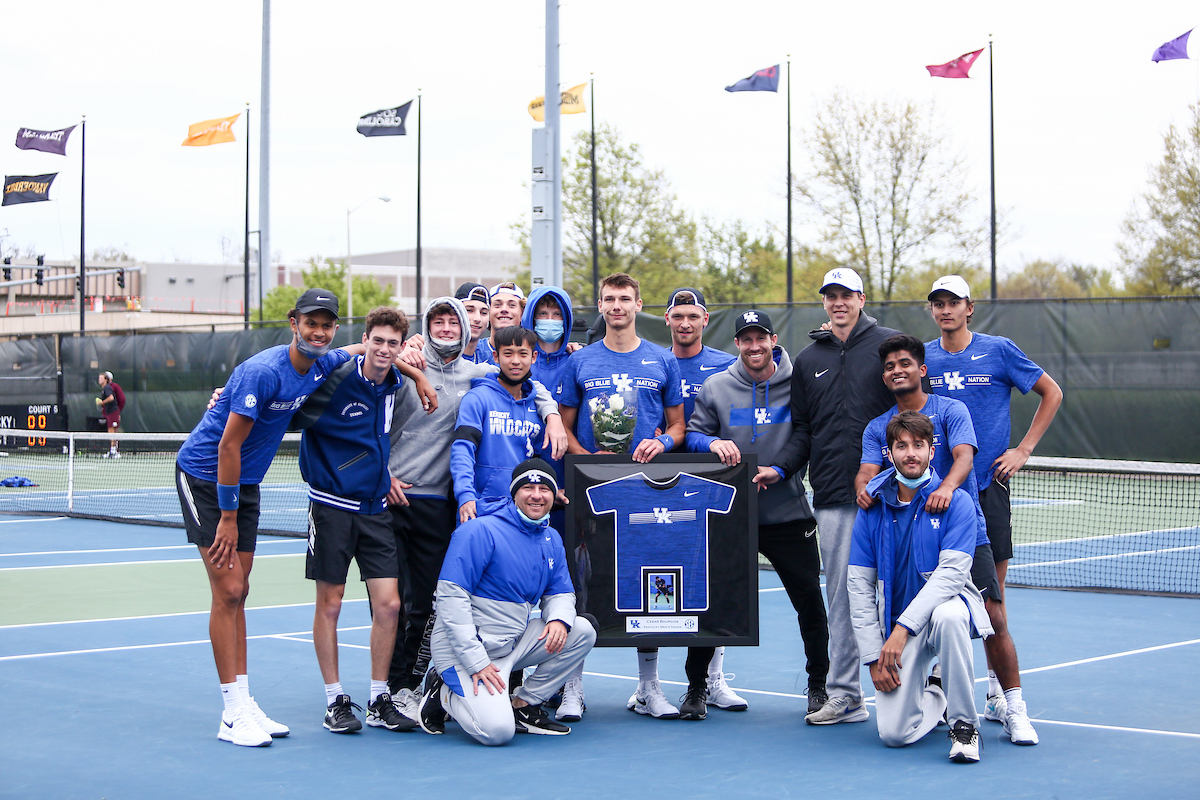 Team.

Kentucky beats Mississippi State 4-0

Photo by Hannah Phillips | UK Athletics