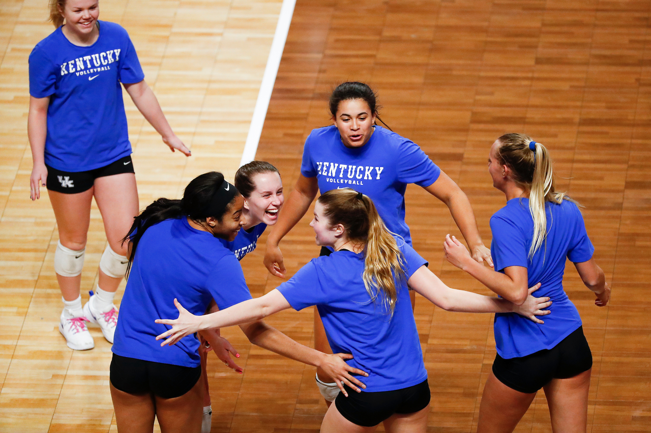 Team. Meredith Jewell. Avery Skinner. 

NCAA volleyball Sweet 16.

Photo by Chet White | UK Athletics