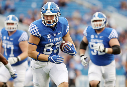 Justin Rigg

Blue beats White, 64-10.

Photo by Britney Howard | UK Athletics