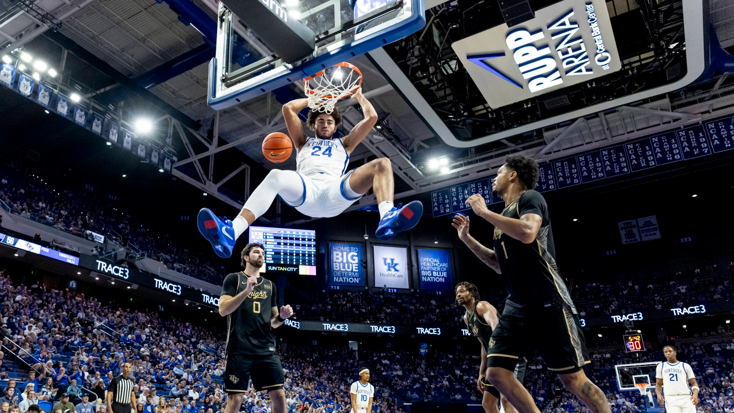 Malachi Moreno Tabbed to Kareem Abdul-Jabbar Center of the Year Preseason Watch List