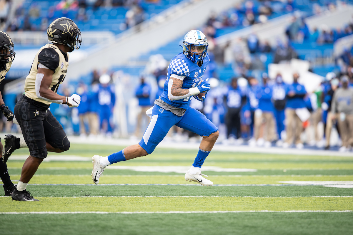 AJ Rose

UK defeats Vanderbilt 38-35

Photo By Jacob Noger | UK Football