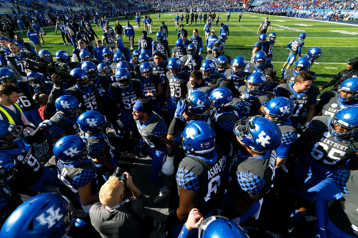 Kash Daniel. Team.

Georgia beats UK 34-17.


Photo by Elliott Hess | UK Athletics