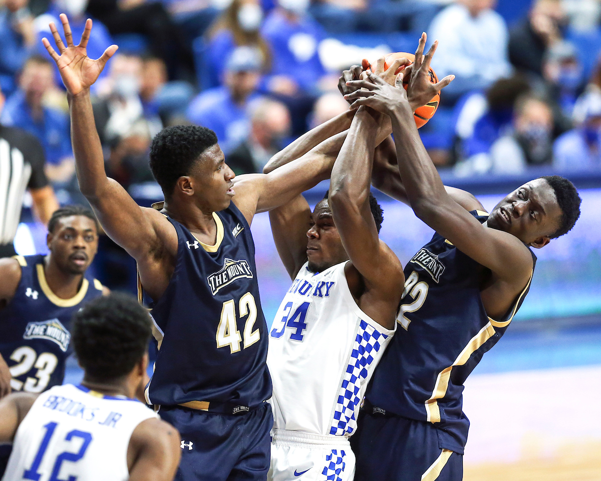 Oscar Tshiebwe.Kentucky beats Mount St. Mary's 80-55.Photo by Sarah Caputi | UK Athletics