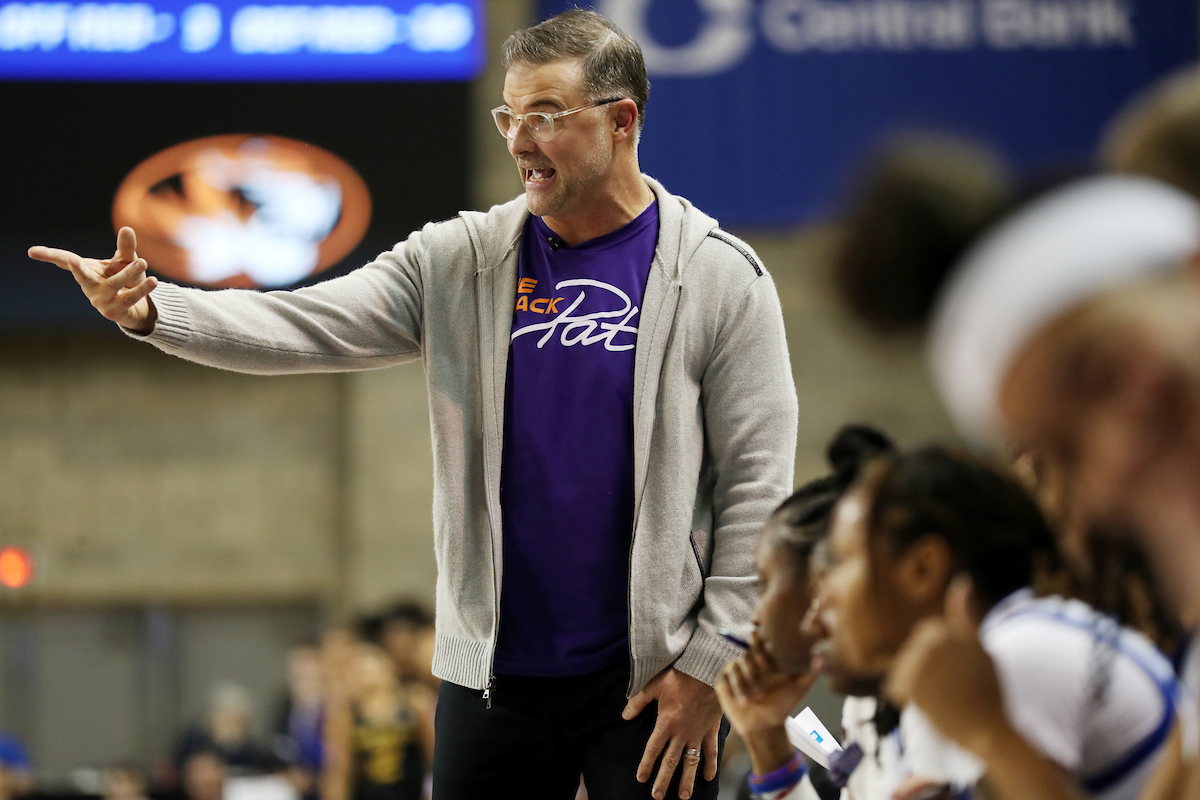 Matthew Mitchell

The UK Women's Basketball team beats Mizzou. 

Photo by Britney Howard  | UK Athletics
