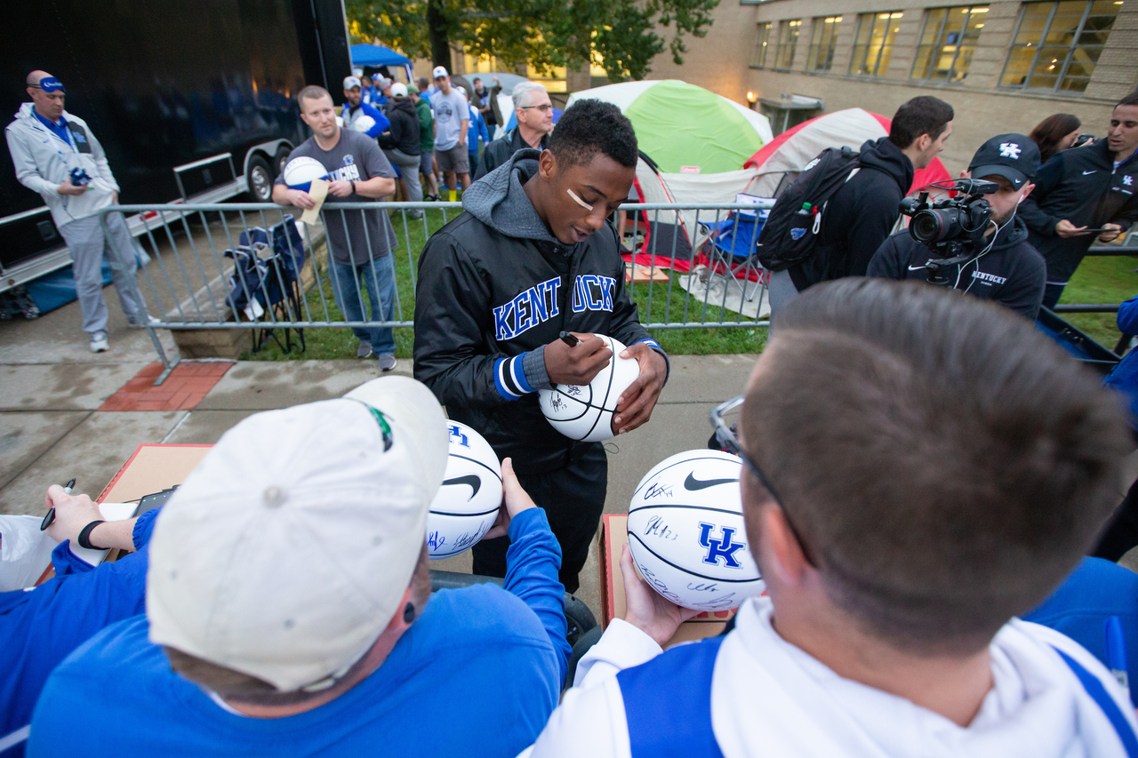 Madness campout. 180927.

Photo by Isaac Janssen | UK Athletics
