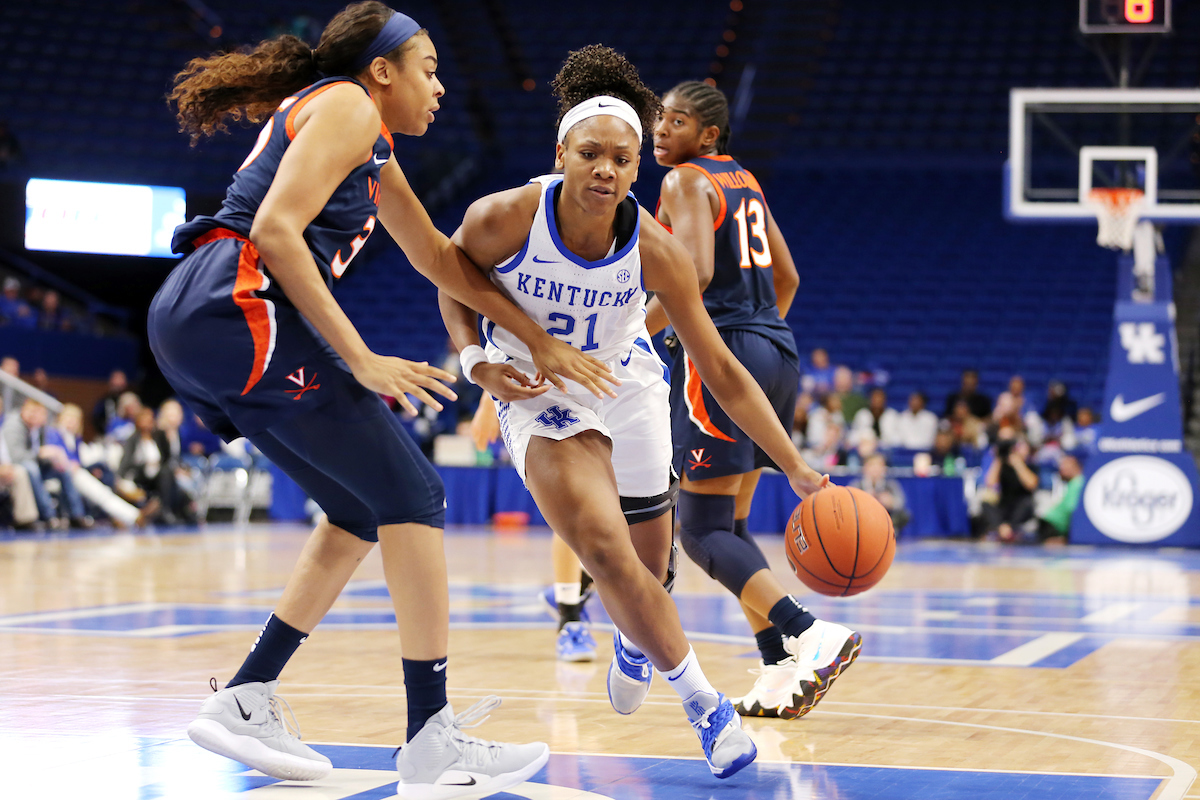 Ogechi Anyagaligbo 


Women's Basketball beats Virginia 63-51 at Rupp Arena on Thursday, November 15, 2018.

Photo by Britney Howard  | UK Athletics