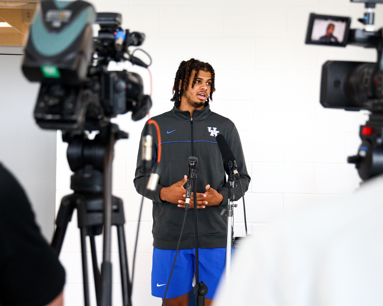 Bryce Hopkins. 

The Kentucky men's basketball team rode an RJ Corman train to the satellite camp at South Oldham High School in Crestwood, Kentucky.

Photo by Eddie Justice | UK Athletics