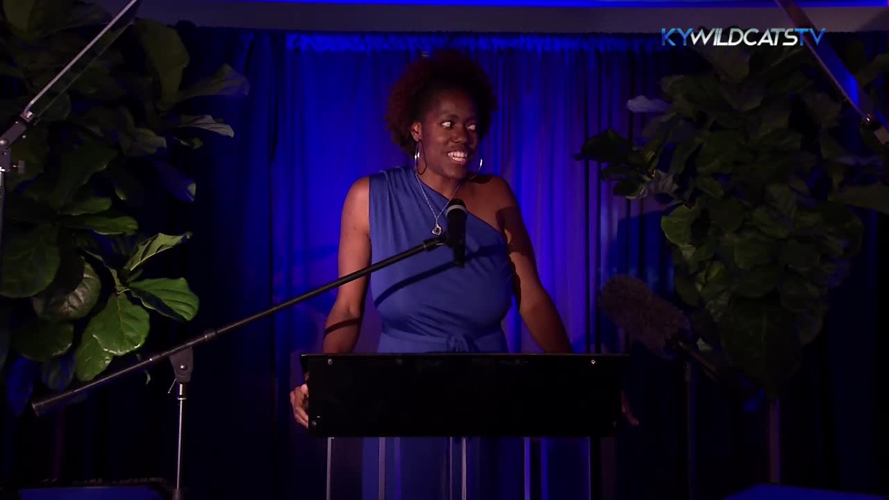 HOF 2018 - Victoria Dunlap