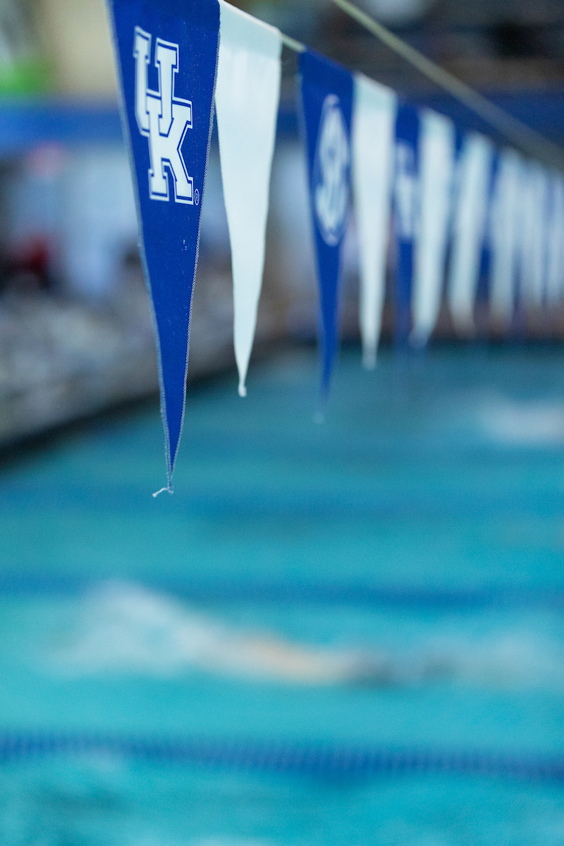 Kentucky Women's team beats Louisville 200.5-99.5
Kentucky Men's team falls to Louisville 111-188.

Photo by Grant Lee | UK Athletics
