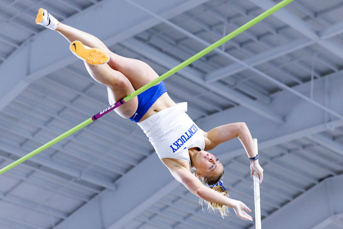 Strong First Day for UKT&F at Razorback Invite