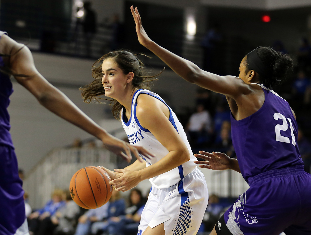 Maci Morris 


UK Women's Basketball beat High Point University 71-49 at Memorial Coliseum  on Sunday, November 18th, 2018.

Photo by Britney Howard  | UK Athletics
