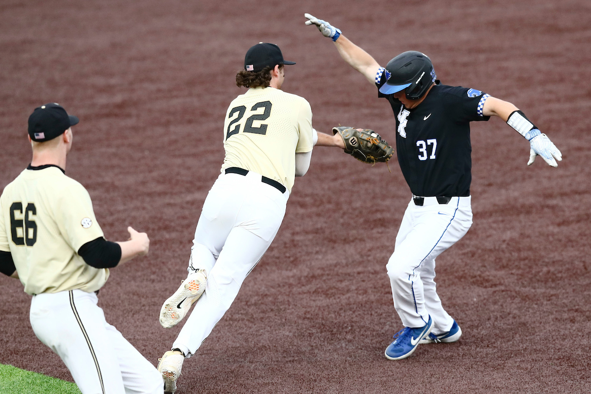 CAM HILL.

Kentucky falls to Vanderbilt, 16-10.


Photos by Elliott Hess | UK Athletics