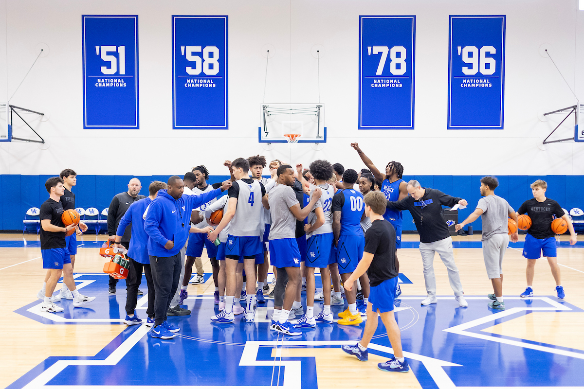 Men's Basketball Practice Photo Gallery (Nov. 1)