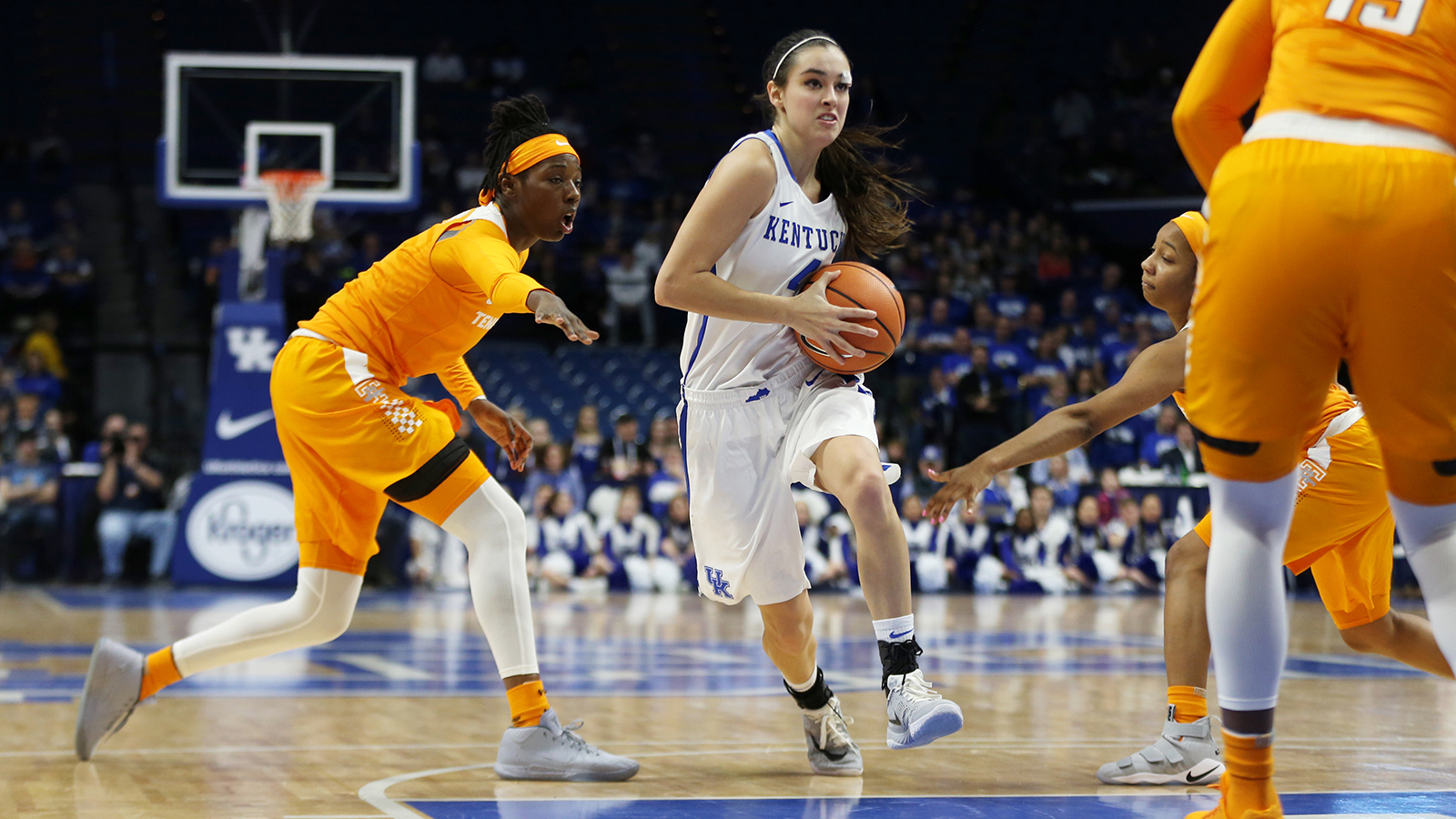 Kentucky Falls to No. 7 Tennessee