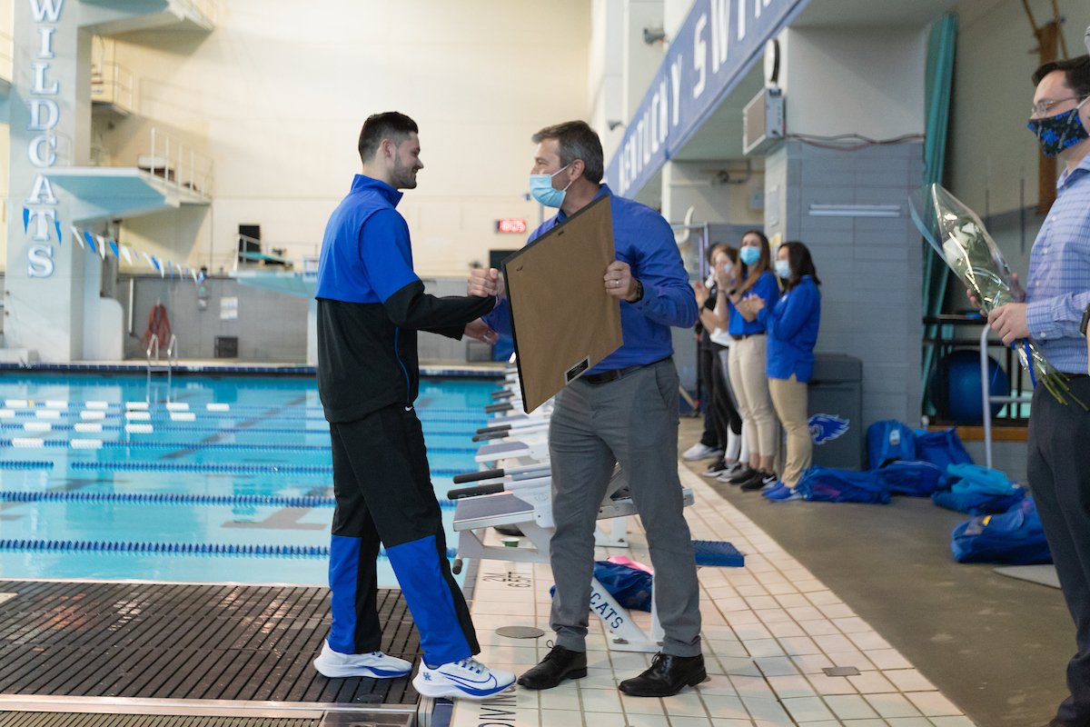 Kentucky Women's team beats Louisville 200.5-99.5
Kentucky Men's team falls to Louisville 111-188.

Photo by Grant Lee | UK Athletics