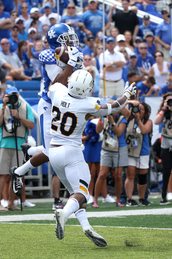 Bryce Oliver

Kentucky beat Toledo 38-24.


Photo By Barry Westerman | UK Athletics