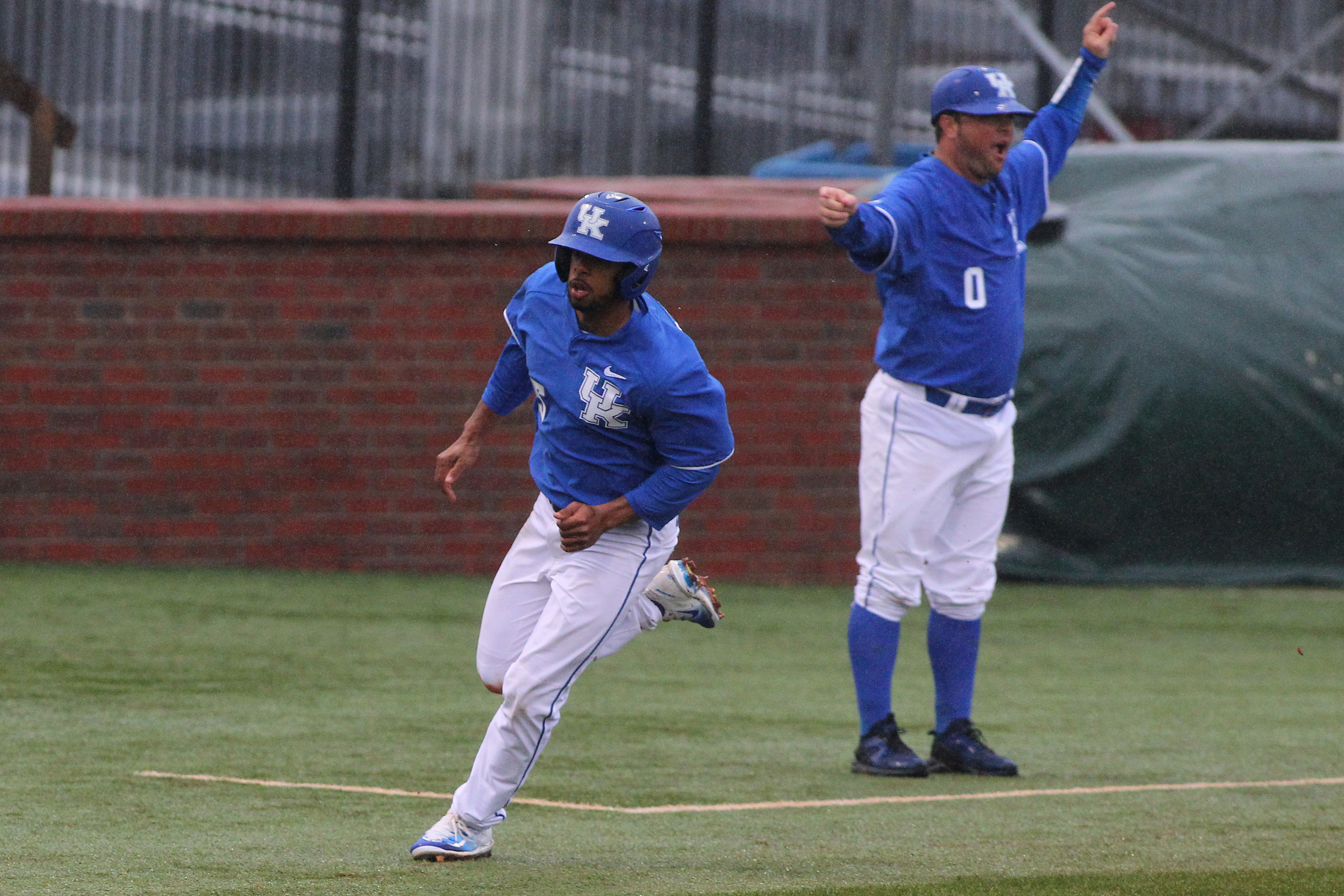 Kentucky Seeks Perfect Ten at Cliff Hagan Stadium