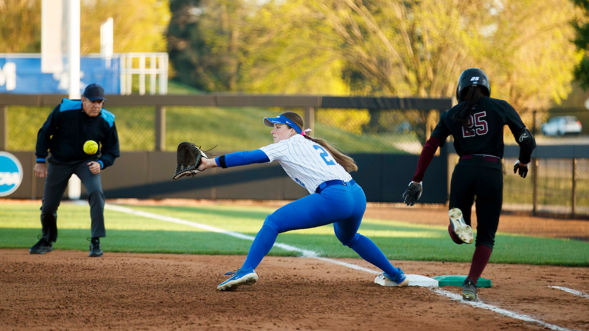Kentucky-EKU Softball Photo Gallery