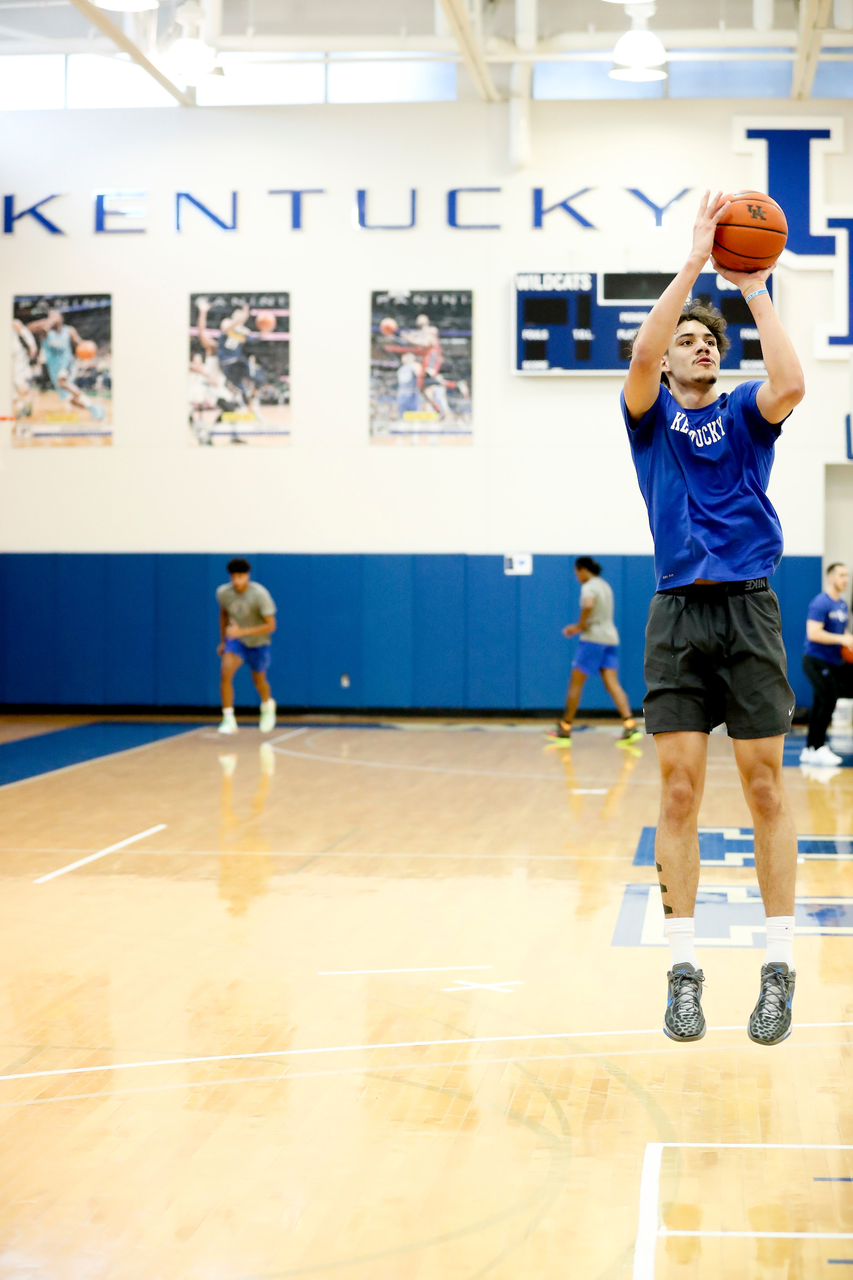 Lance Ware.

Summer practice.

Photo by Chet White | UK Athletics