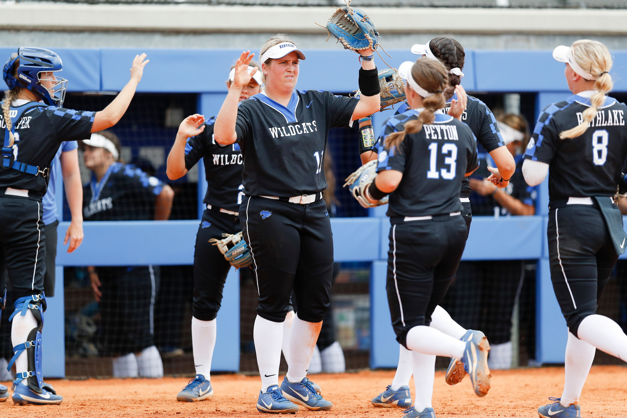 Team.

The University of Kentucky softball team beat UIC 10-1 in the Cats NCAA Championship Lexington Regional opening game at John Cropp Stadium on Saturday, May 19, 2018.

Photo by Elliott Hess | UK Athletics