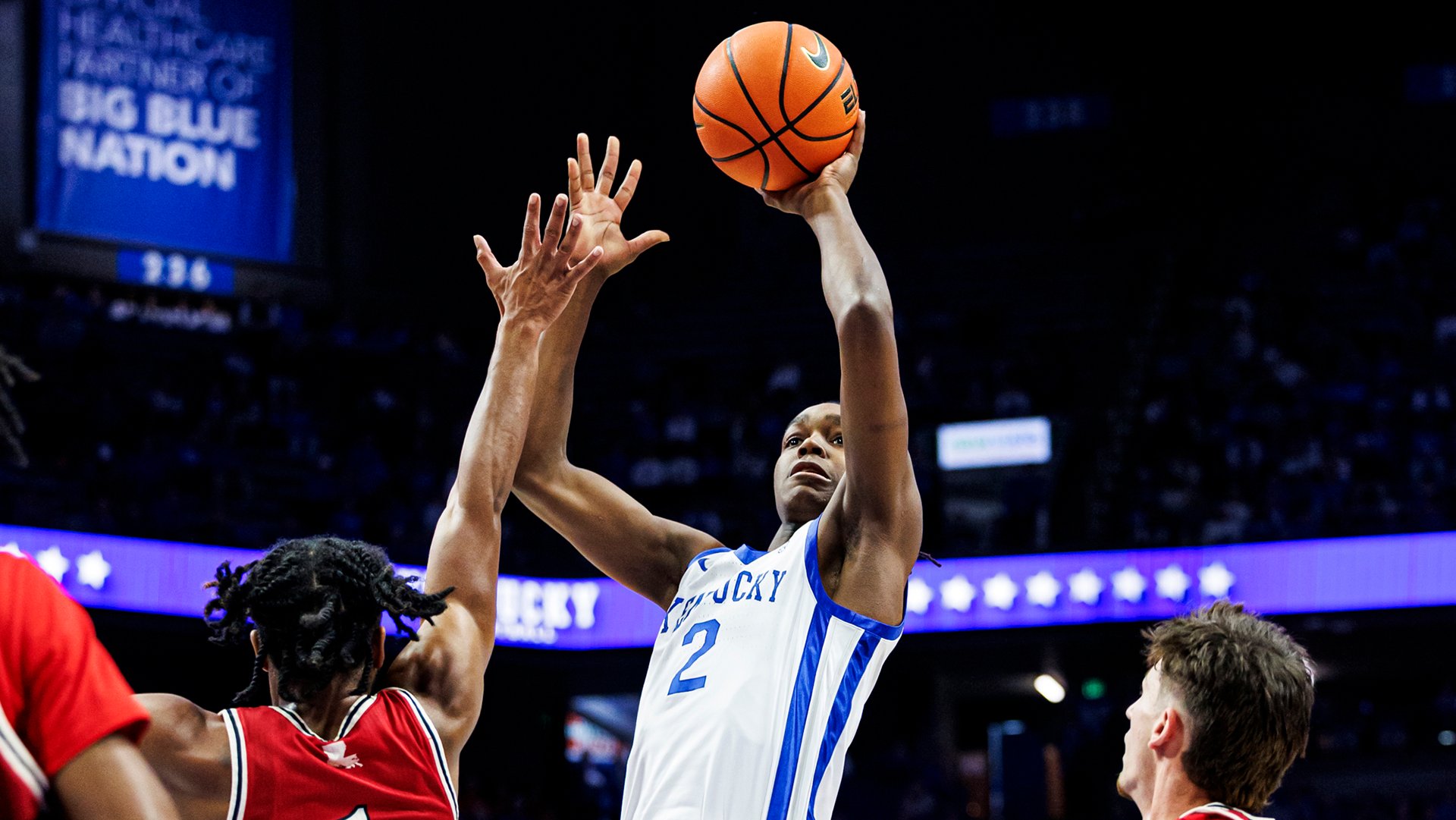 No. 9 Kentucky Rolls Past Nicholls in Season Opener