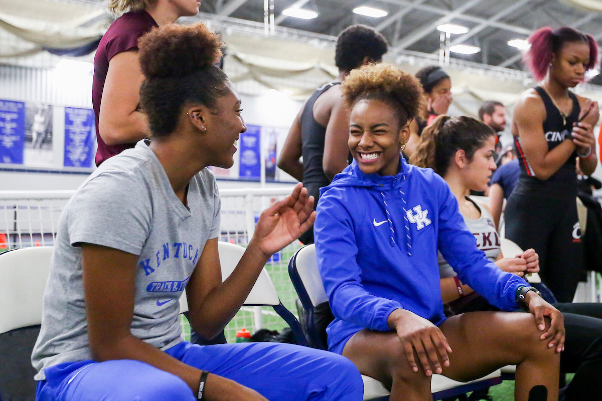 Annika Williams. Jada Terrell.

Jingle Bells Open.


Photo by Hannah Phillips | UK Athletics