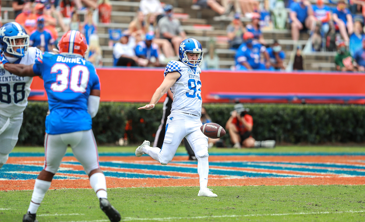 Max Duffy

Kentucky falls to Florida, 34-10.

Photo by Jacob Noger | UK Football