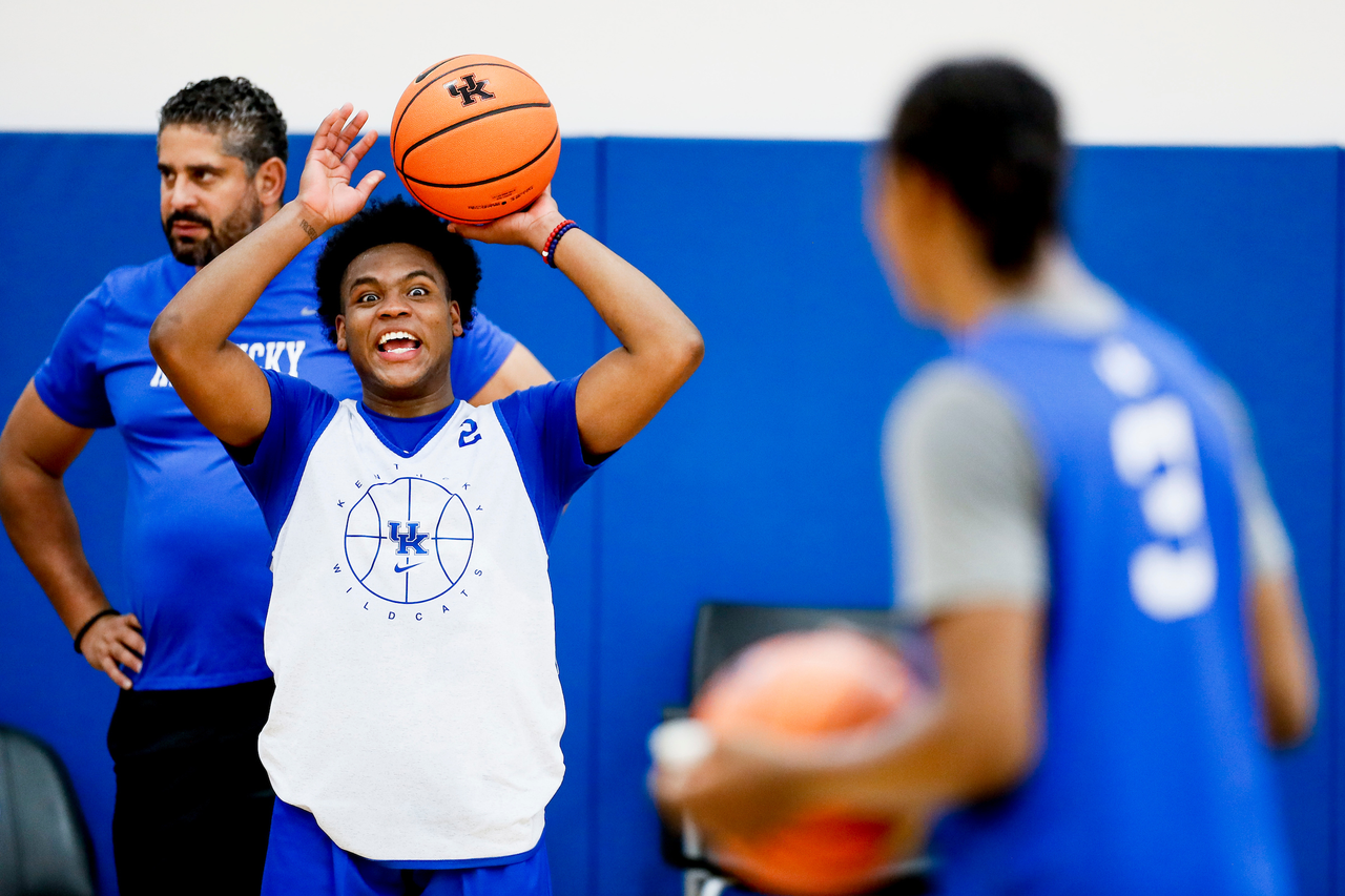 Sahvir Wheeler. Orlando Antigua.

First practice of the season.

Photos by Chet White | UK Athletics
