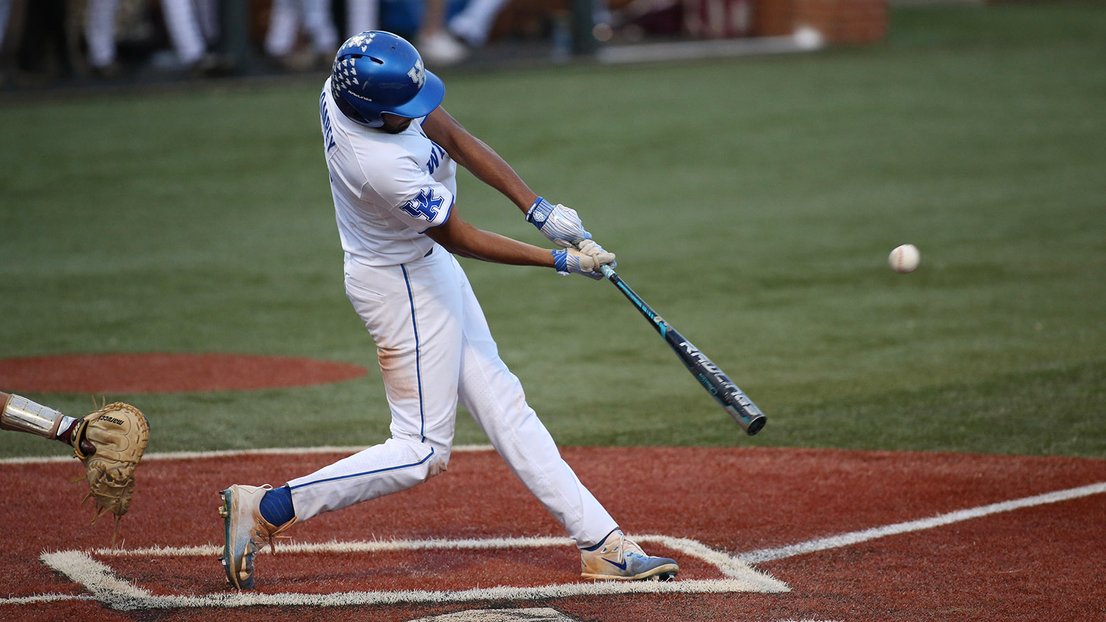 No. 17 Kentucky Opens Final Weekend at The Cliff With Win