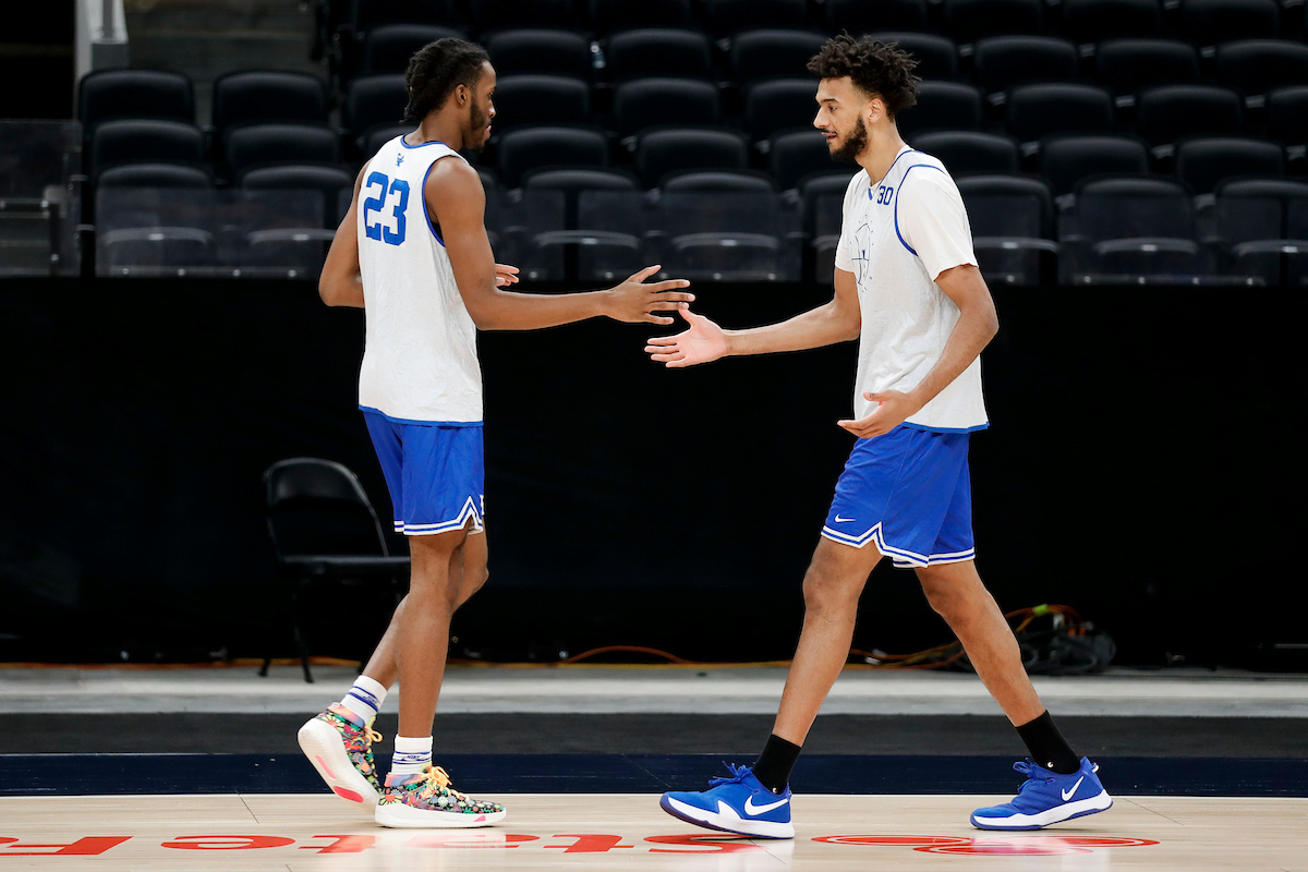 Isaiah Jackson. Olivier Sarr.

Champions Classic shoot around.

Photo by Chet White | UK Athletics