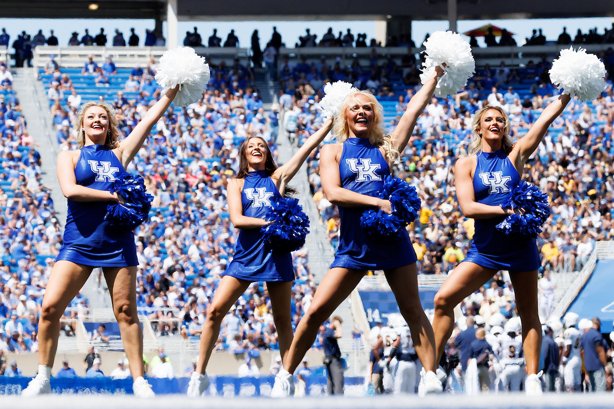 UK Dance Team Finishes Fifth in UDA Game Day Competition