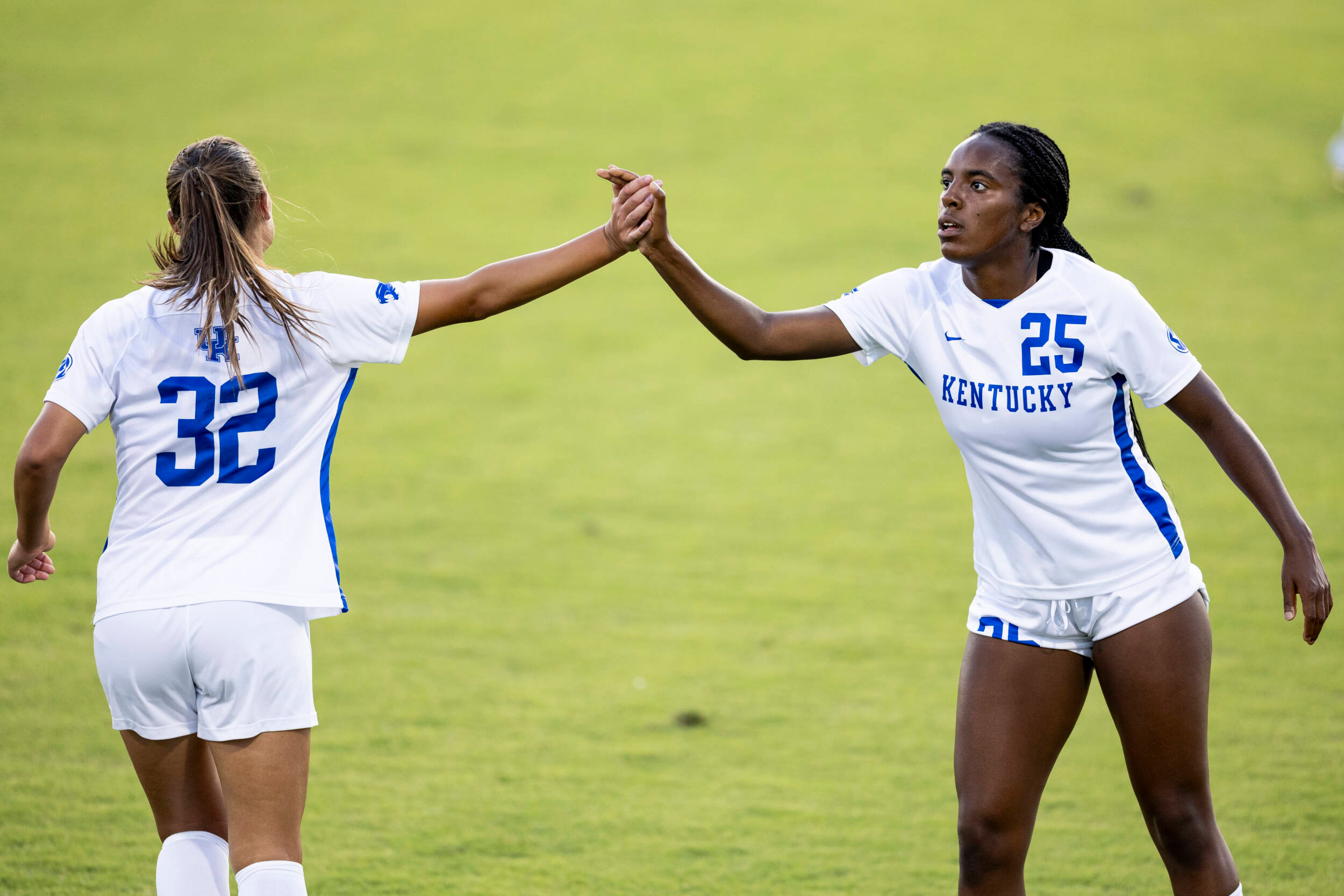 Women’s Soccer Moves to 5-0 For First Time Since 2012 Season