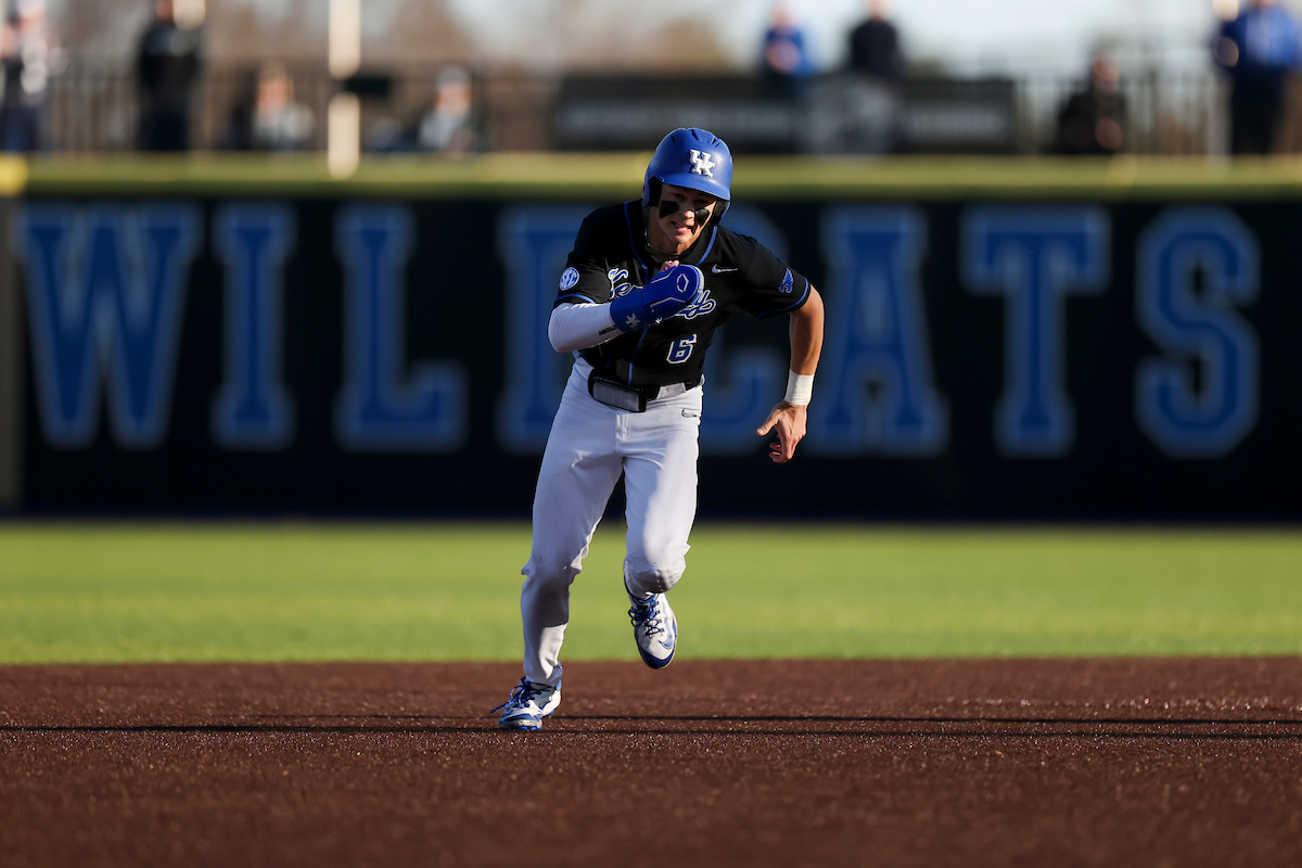 Highlights: Kentucky 7, Hofstra 5