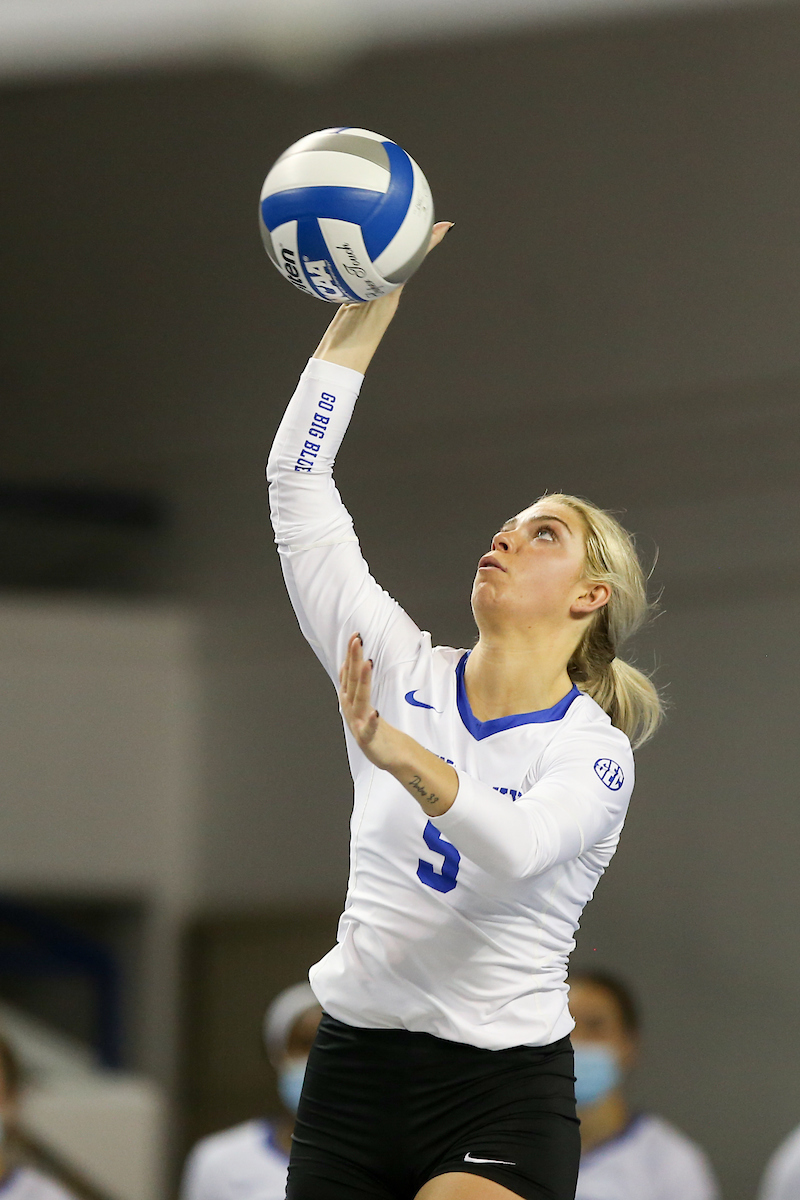 Lauren Tharp.

Kentucky sweeps Alabama 3-0.

Photo by Hannah Phillips | UK Athletics