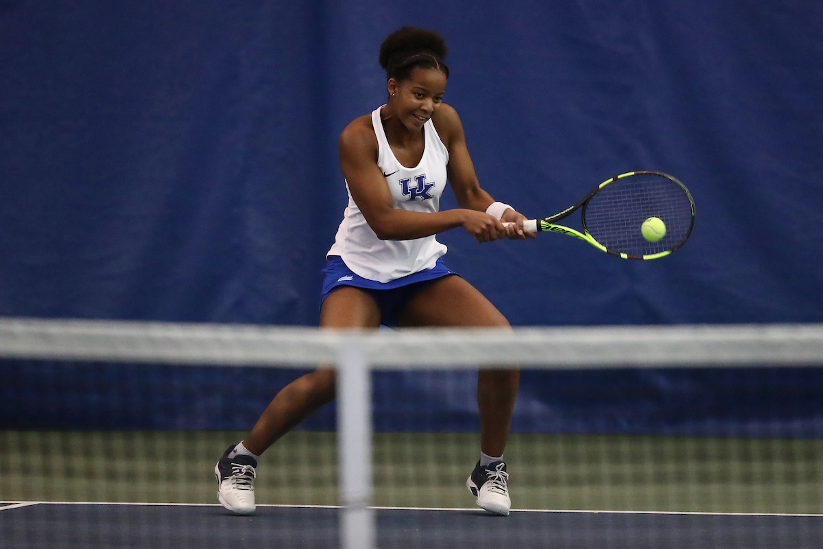 No. 20 Kentucky Falls at No. 2 Vanderbilt, 4-1