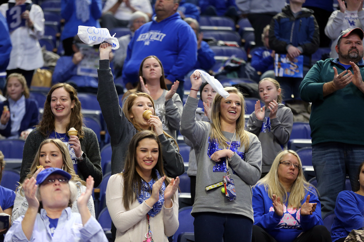 Fans

The University of Kentucky women's basketball team falls to Tennessee on Sunday, December 31, 2017 at Rupp Arena. 

Photo by Britney Howard | UK Athletics