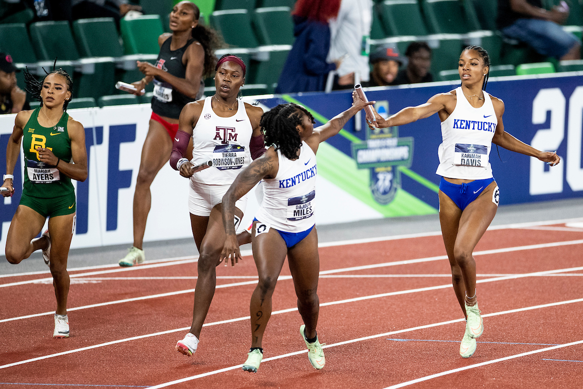 Karimah Davis. Dajour Miles.

Day two. NCAA Track and Field Outdoor Championships.

Photo by Chet White | UK Athletics